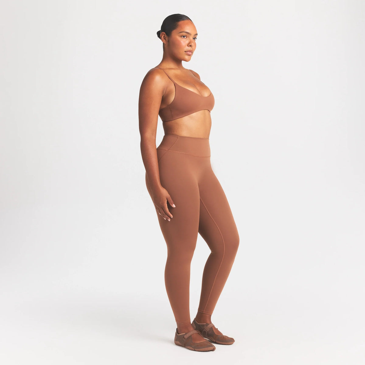 NikeSKIMS MATTE 26" LEGGING | CAROB BROWN