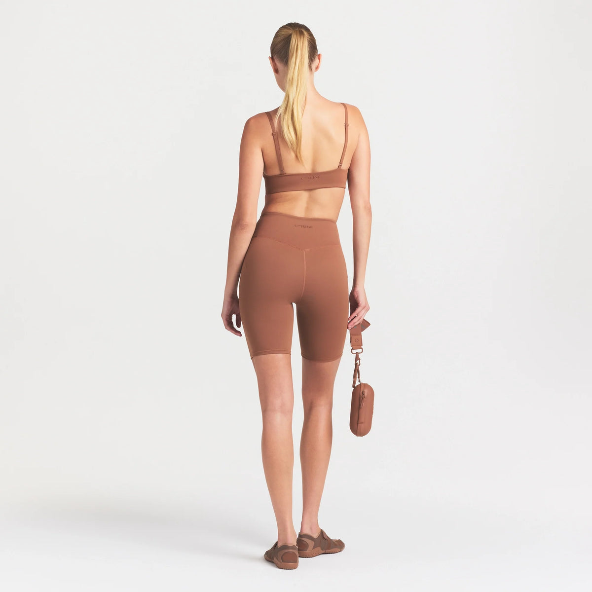 NikeSKIMS MATTE 7" BIKER SHORT | CAROB BROWN