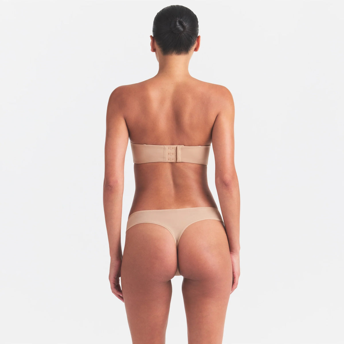 FITS EVERYBODY STRAPLESS BRA | CLAY