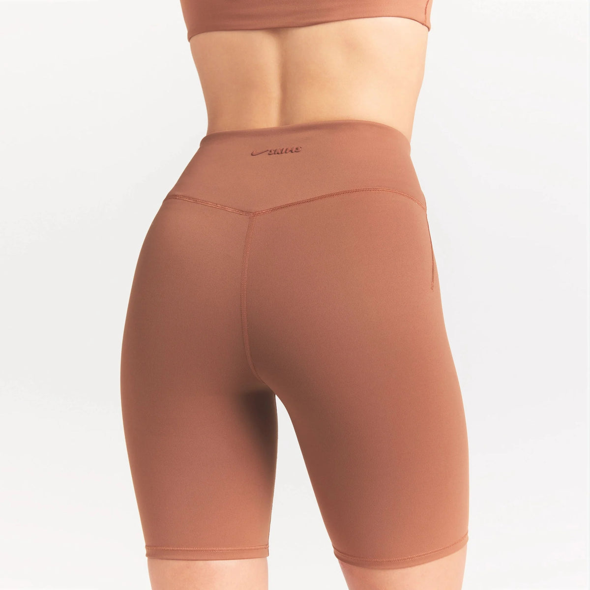 NikeSKIMS MATTE 7" BIKER SHORT | CAROB BROWN