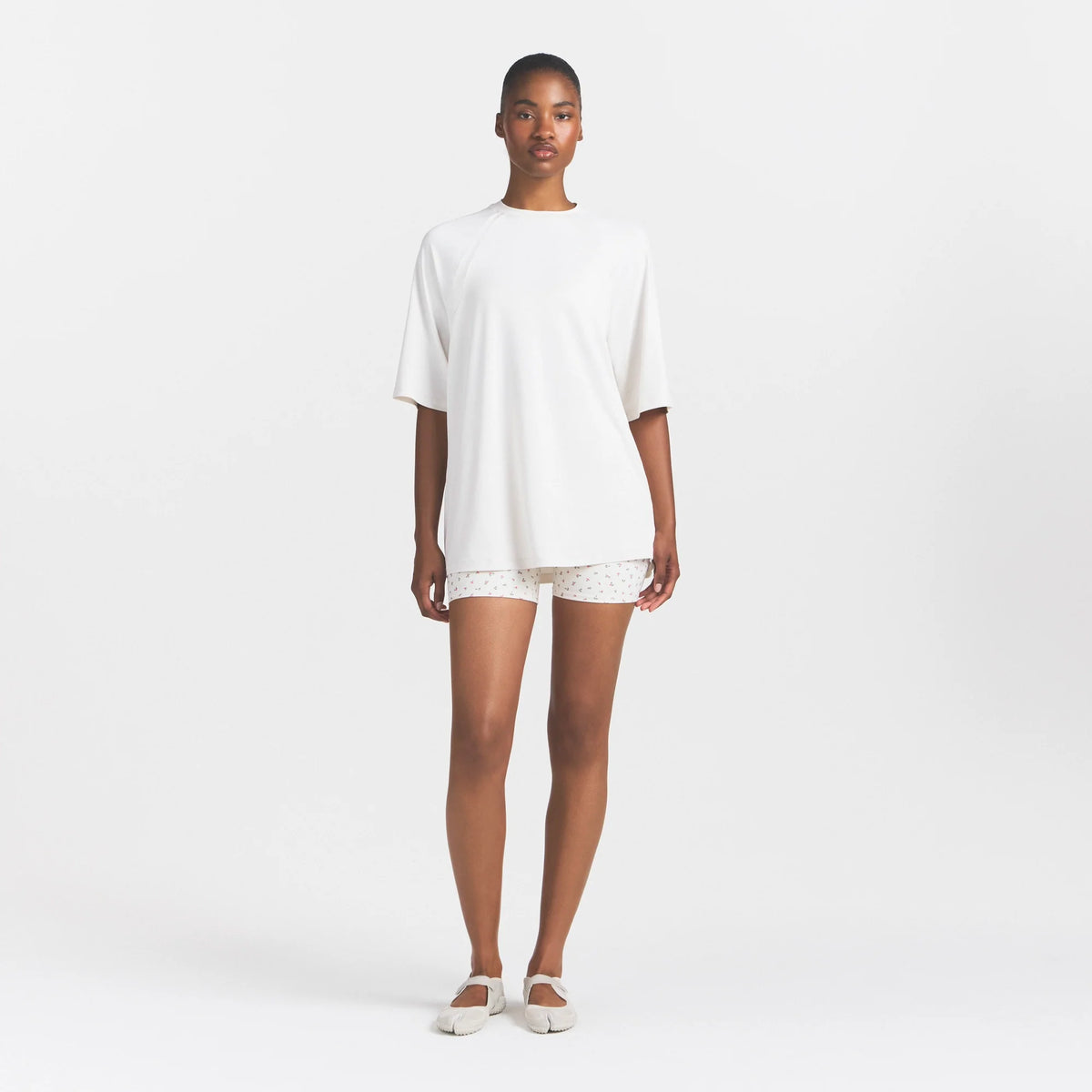 NikeSKIMS AIRY DRI-FIT™ OVERSIZED T-SHIRT | IVORY