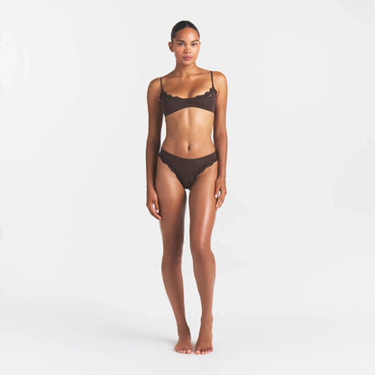 FITS EVERYBODY LACE SCOOP BRALETTE | ESPRESSO