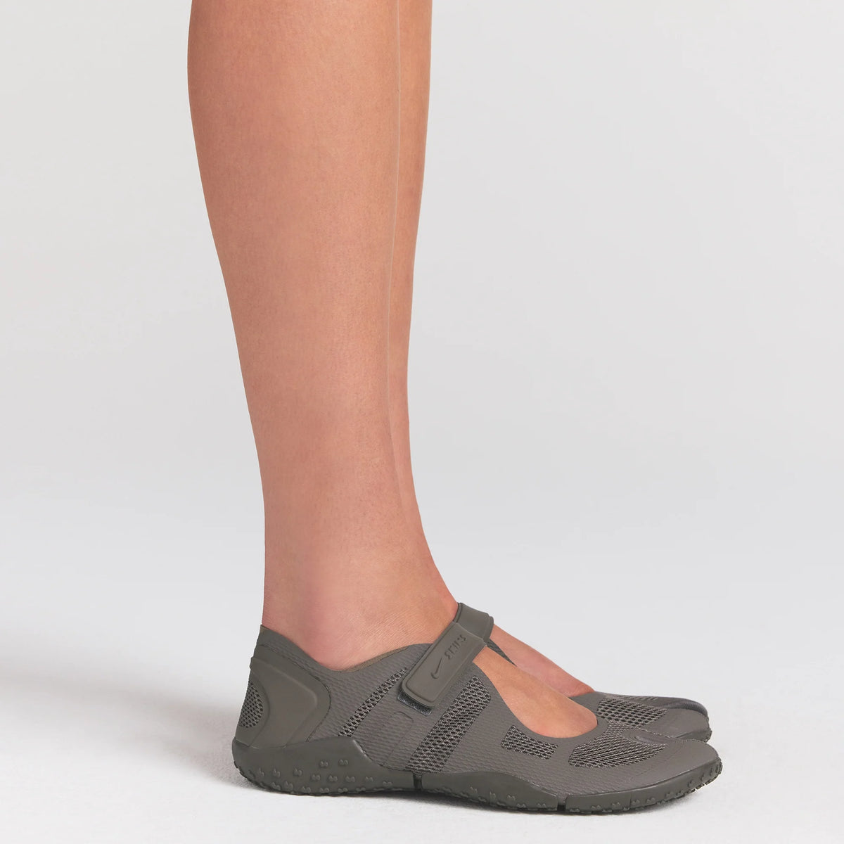 NikeSKIMS FOOTWEAR RIFT MESH | CAVESTONE