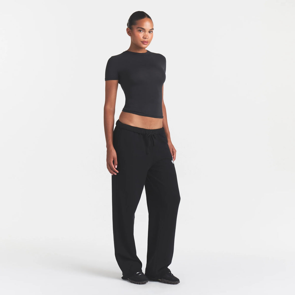 COTTON FLEECE STRAIGHT LEG PANT | ONYX SNOW ARCHED SKIMS LOGO