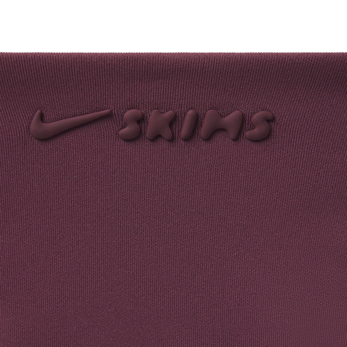 NikeSKIMS MATTE 17" CAPRI LEGGING | CURRANT