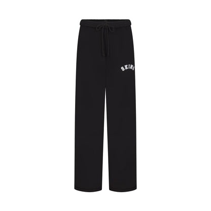 COTTON FLEECE STRAIGHT LEG PANT | ONYX SNOW ARCHED SKIMS LOGO