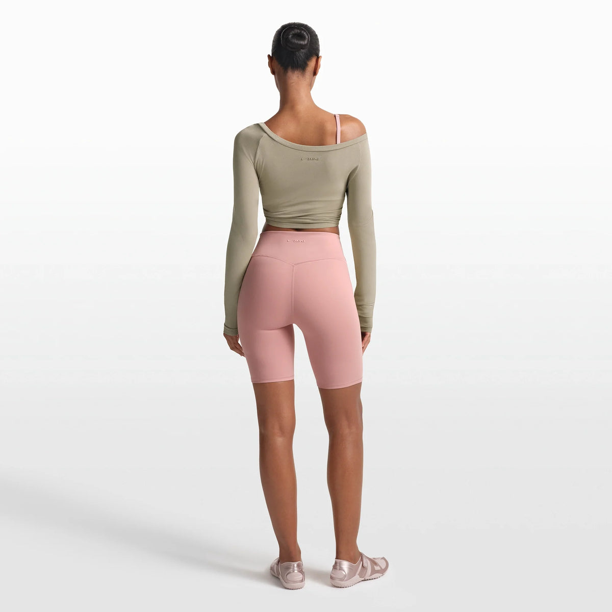NikeSKIMS MATTE 7" BIKER SHORT | HIMALAYAN