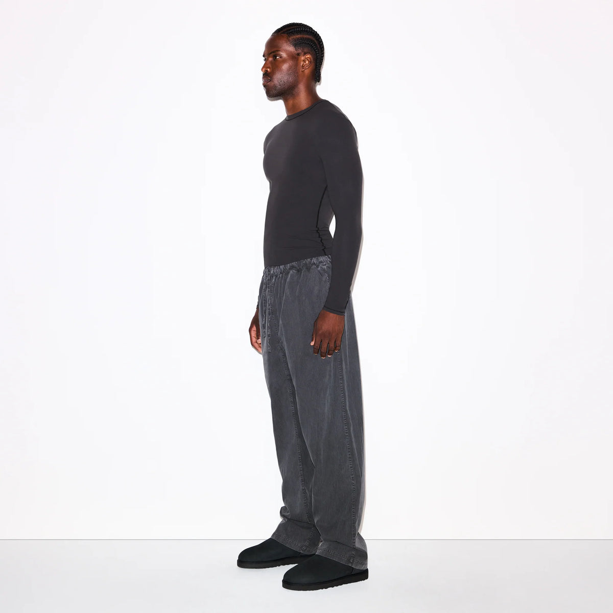 FITS EVERYBODY MENS SLIM LONG SLEEVE T-SHIRT | ONYX