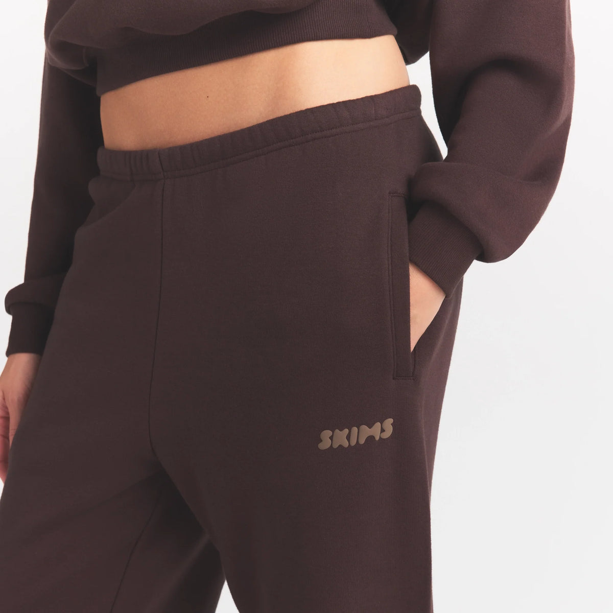 COTTON FLEECE JOGGER WITH EMBOSSED LOGO | ESPRESSO