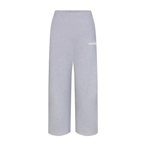 COTTON FLEECE STRAIGHT LEG PANT WITH EMBOSSED LOGO | HEATHER GREY