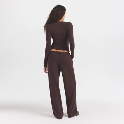 COTTON FLEECE STRAIGHT LEG PANT WITH EMBOSSED LOGO | ESPRESSO