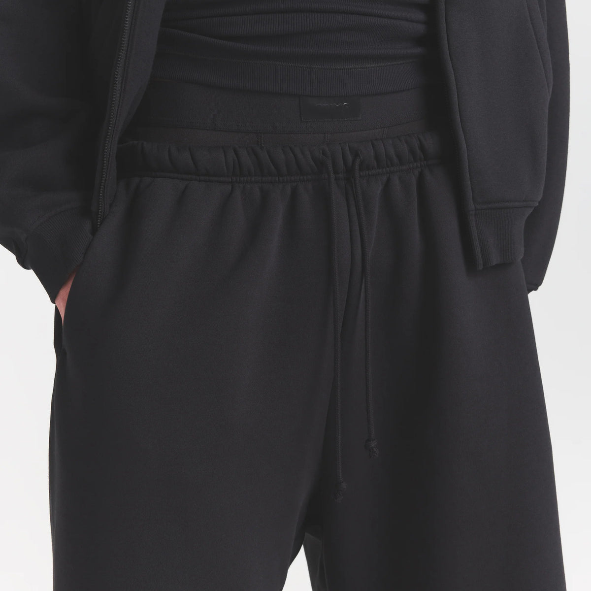 FLEECE LOUNGE MENS RELAXED LONG SHORT | WASHED ONYX