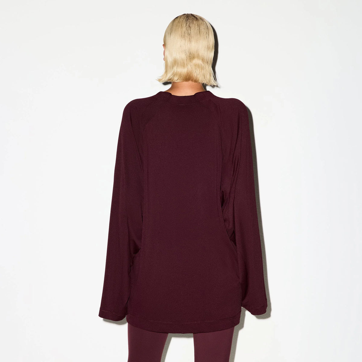 NikeSKIMS AIRY V-NECK OVERSIZED LONG SLEEVE TOP | CURRANT