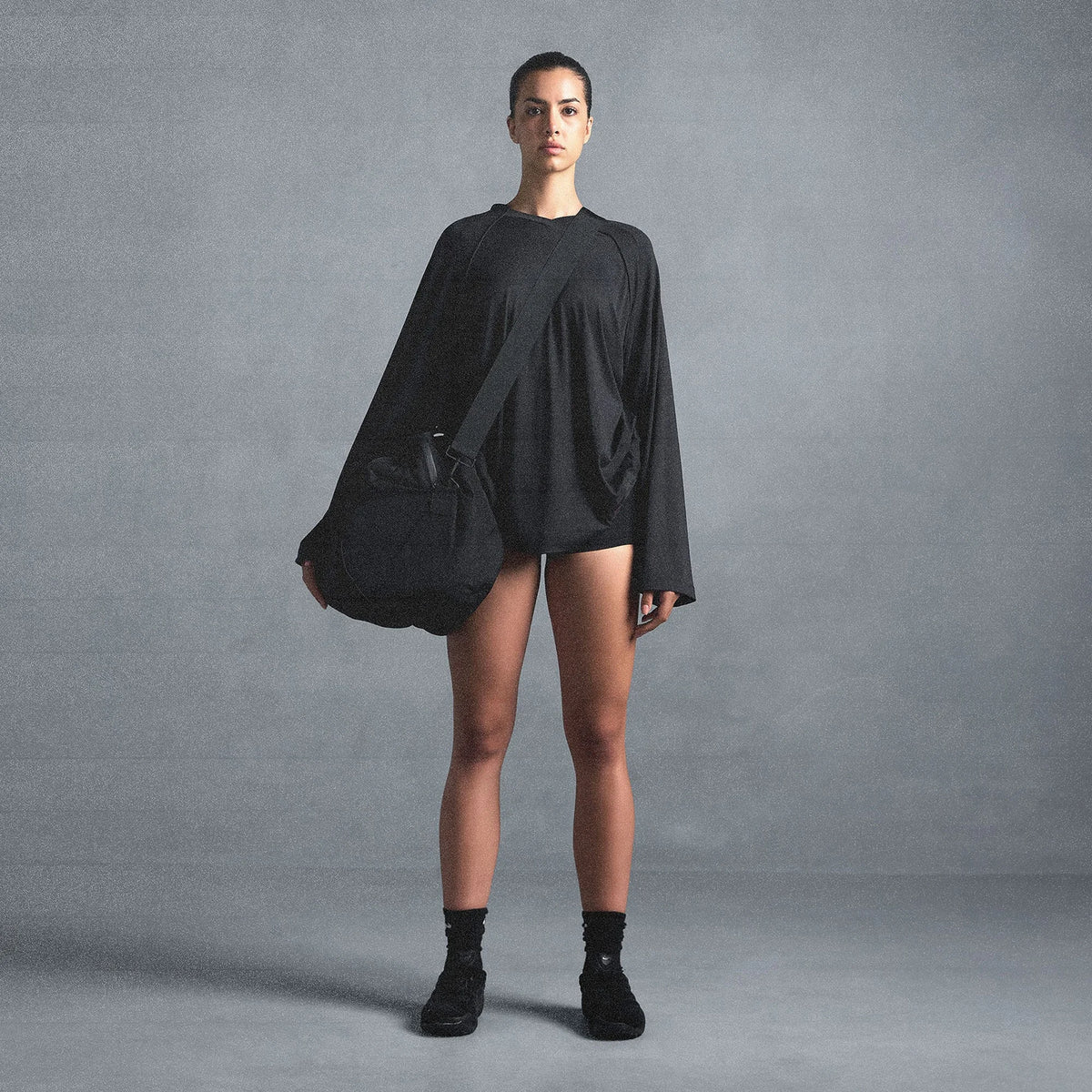 NikeSKIMS AIRY V-NECK OVERSIZED LONG SLEEVE TOP | OBSIDIAN