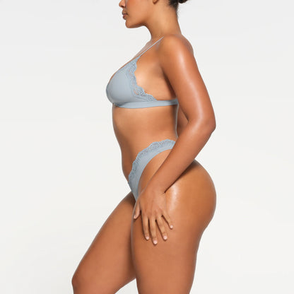 FITS EVERYBODY LACE TRIANGLE BRALETTE | DENIM