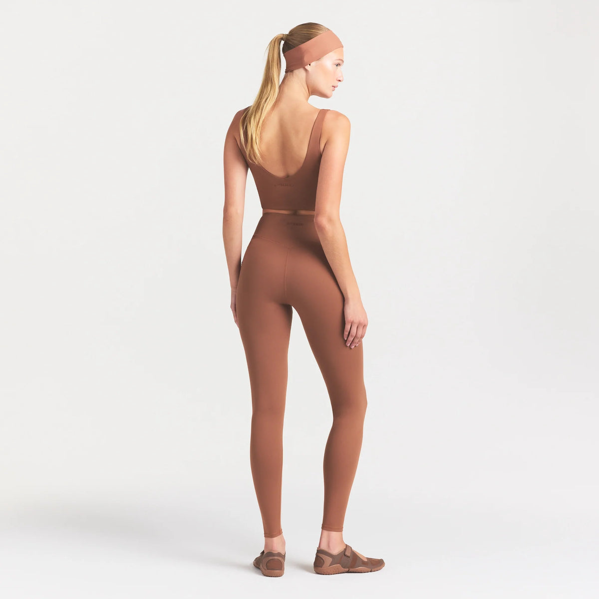NikeSKIMS MATTE 29" LEGGING | CAROB BROWN