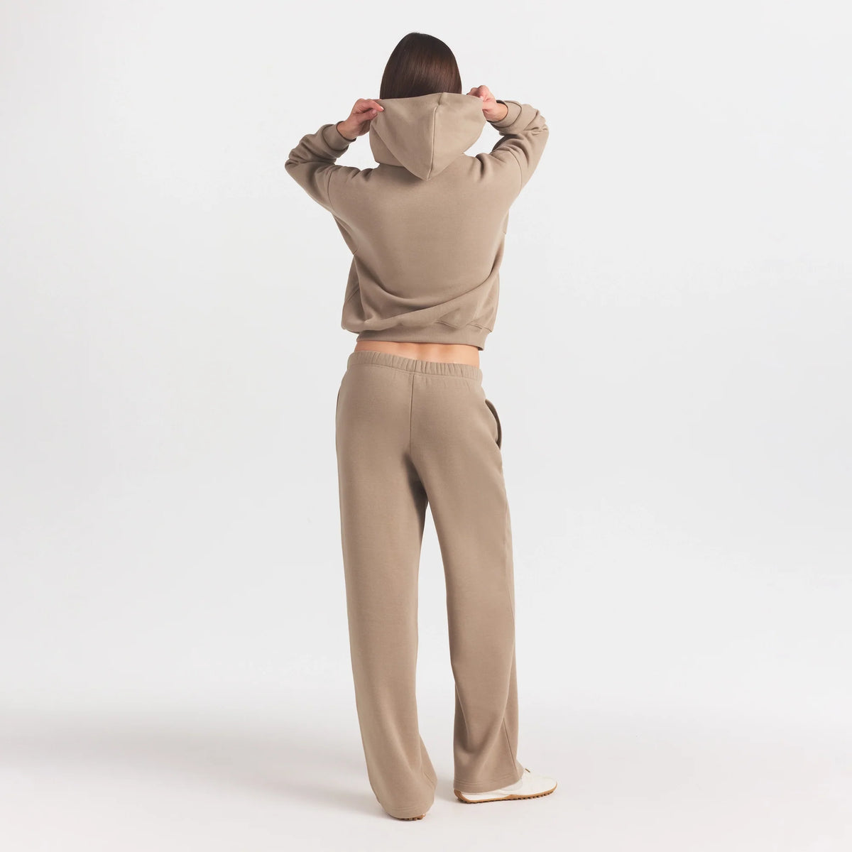 COTTON FLEECE STRAIGHT LEG PANT WITH EMBOSSED LOGO | LATTE
