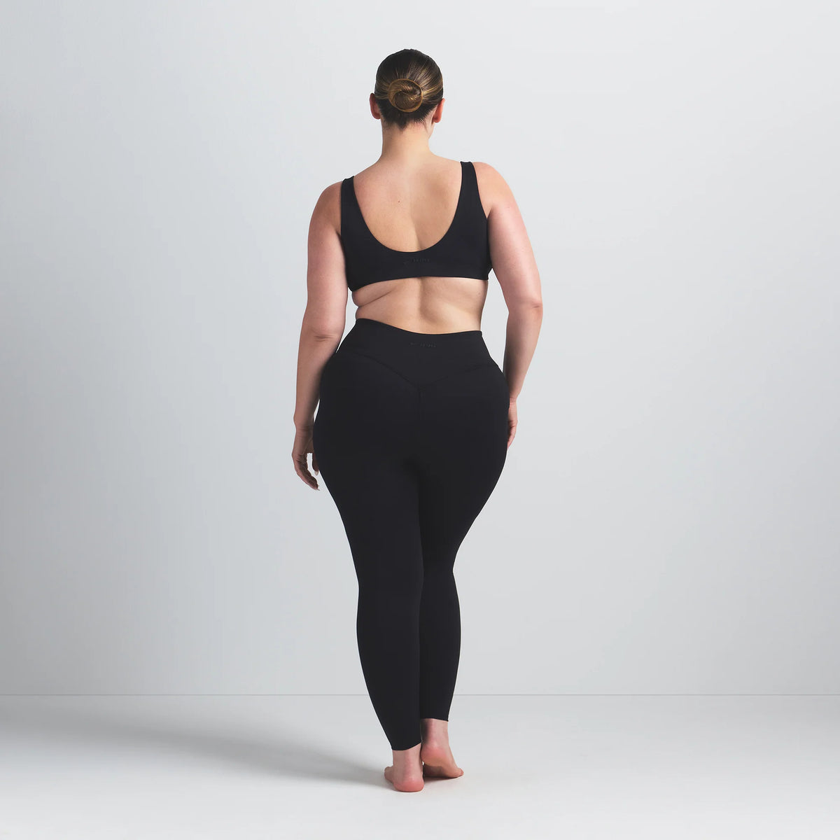 NikeSKIMS MATTE 26" LEGGING | OBSIDIAN