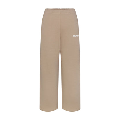 COTTON FLEECE STRAIGHT LEG PANT WITH EMBOSSED LOGO | LATTE