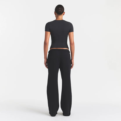 COTTON FLEECE STRAIGHT LEG PANT | ONYX SNOW ARCHED SKIMS LOGO