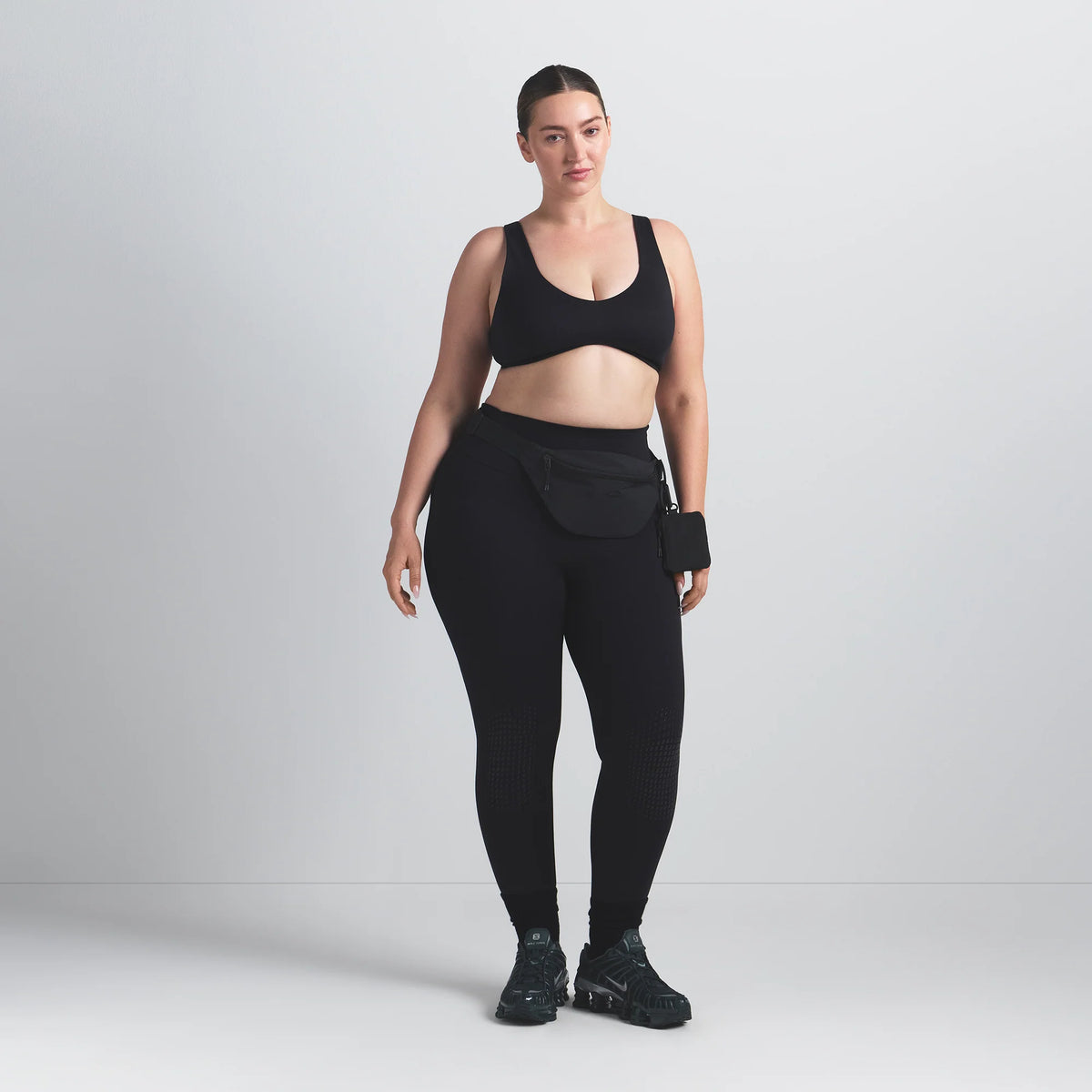 NikeSKIMS MATTE SHAPING SCOOP BRA | OBSIDIAN