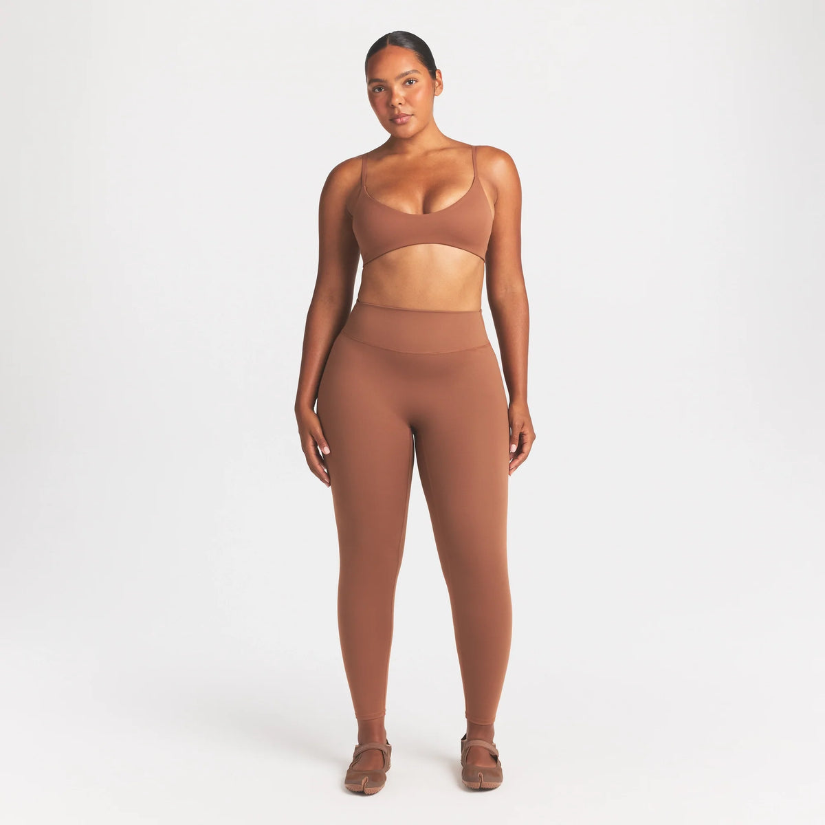 NikeSKIMS MATTE 26" LEGGING | CAROB BROWN