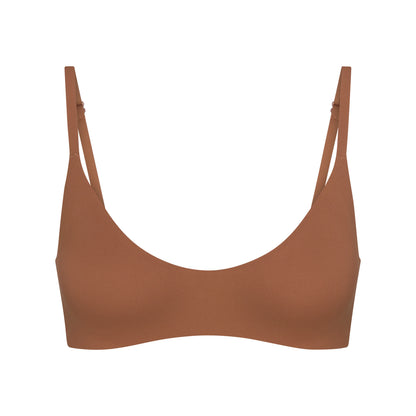 NikeSKIMS MATTE MICRO SCOOP BRA | CAROB BROWN