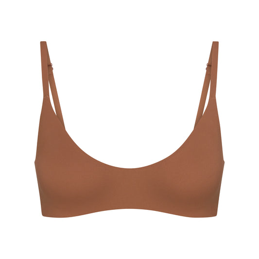 NikeSKIMS MATTE MICRO SCOOP BRA | CAROB BROWN