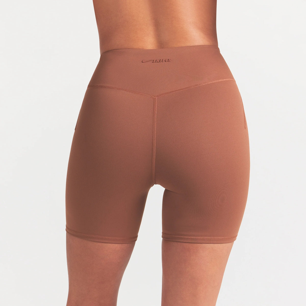 NikeSKIMS MATTE 5" BIKER SHORT | CAROB BROWN