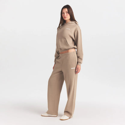 COTTON FLEECE STRAIGHT LEG PANT WITH EMBOSSED LOGO | LATTE