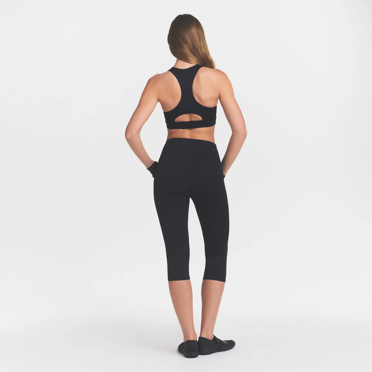 NikeSKIMS MATTE 17" CAPRI LEGGING | OBSIDIAN