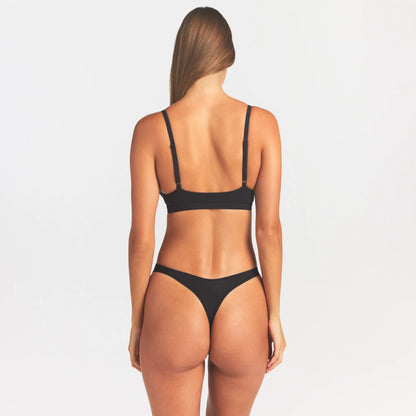FITS EVERYBODY TRIANGLE BRALETTE | ONYX
