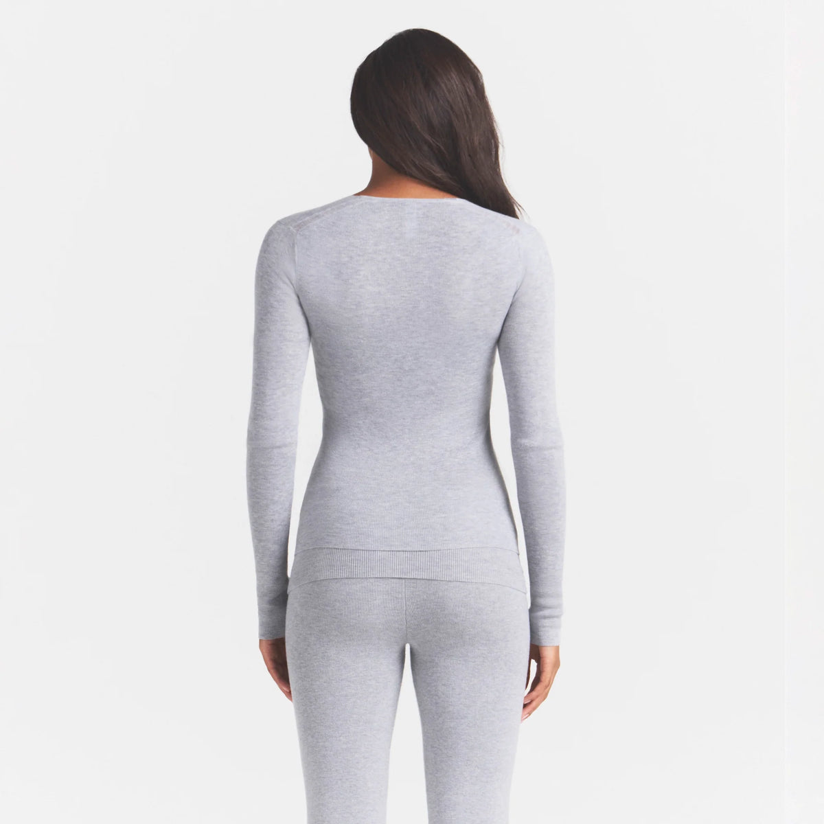 ESSENTIAL KNIT LONG SLEEVE V NECK | MID HEATHER GREY