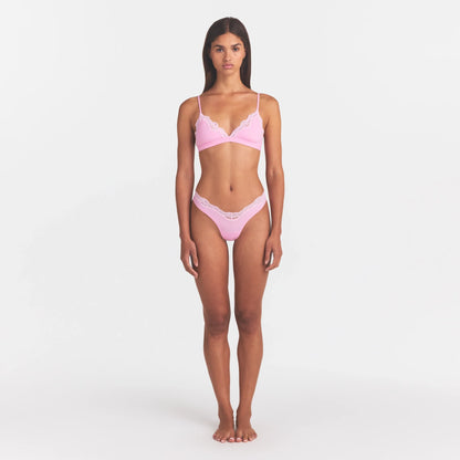 FITS EVERYBODY LACE TRIANGLE BRALETTE | BUBBLE GUM TONAL