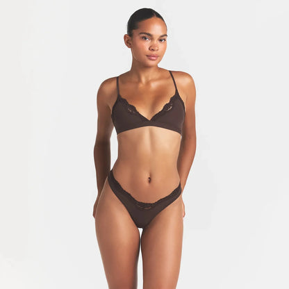 FITS EVERYBODY LACE DIPPED THONG | ESPRESSO