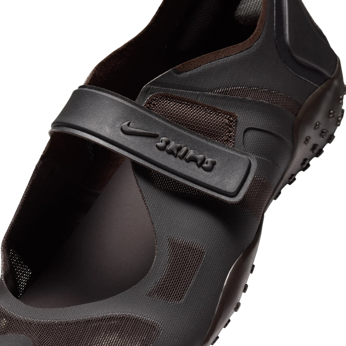 NikeSKIMS FOOTWEAR RIFT MESH | VELVET BROWN