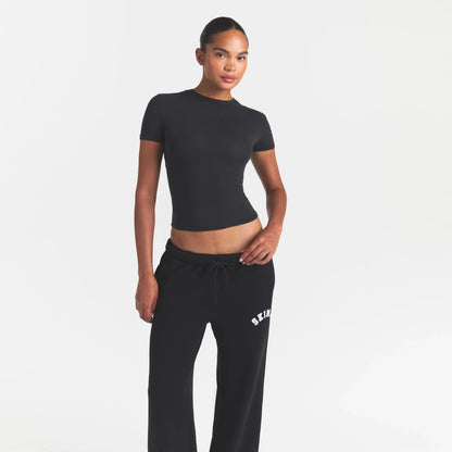 COTTON FLEECE STRAIGHT LEG PANT | ONYX SNOW ARCHED SKIMS LOGO
