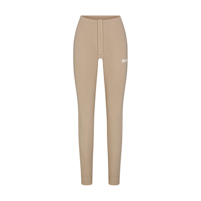 COTTON FLEECE LEGGING WITH EMBOSSED LOGO | LATTE