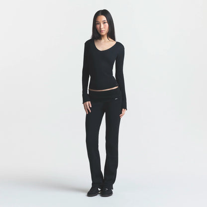 ESSENTIAL KNIT LONG SLEEVE V NECK | ONYX