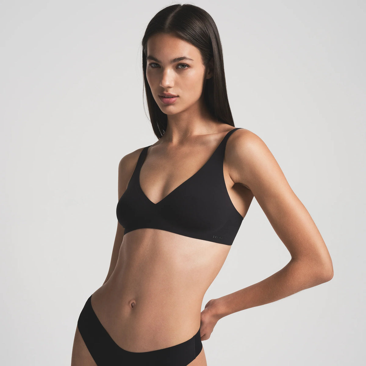 NAKED PLUNGE BRALETTE | ONYX