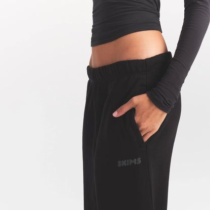 COTTON FLEECE STRAIGHT LEG PANT WITH EMBOSSED LOGO | ONYX