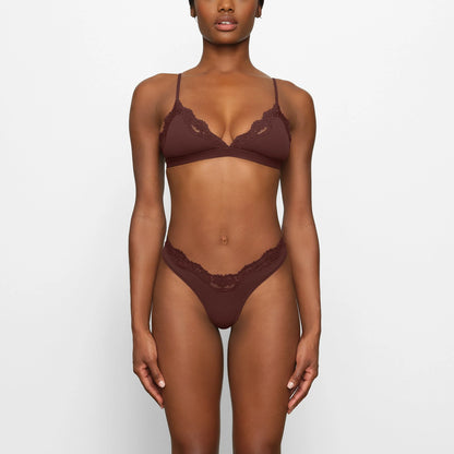 FITS EVERYBODY LACE TRIANGLE BRALETTE | COCOA
