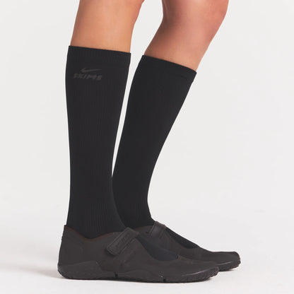 NikeSKIMS ACCESSORIES DRI-FIT™ RIFT KNEE HIGH SOCK | OBSIDIAN