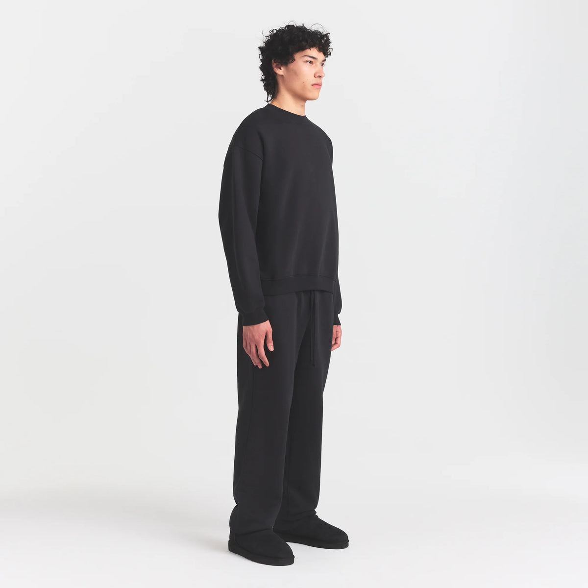 FLEECE LOUNGE MENS RELAXED HIGH CREWNECK | WASHED ONYX